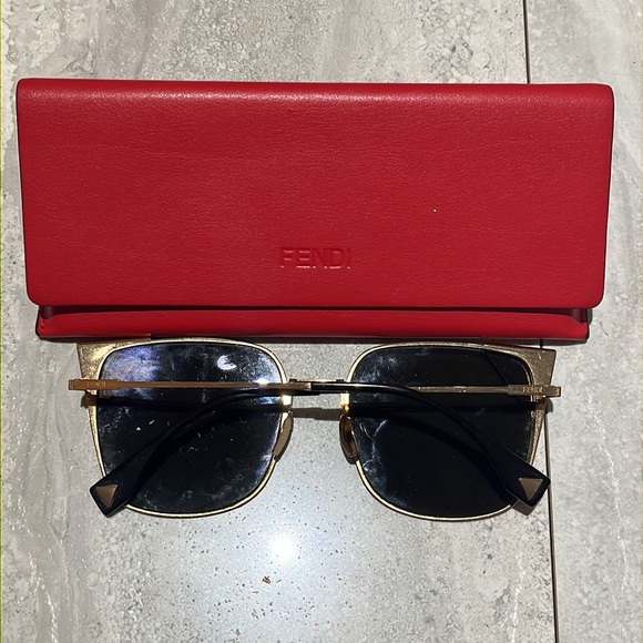Fendi Sunglasses - Picture 5 of 5
